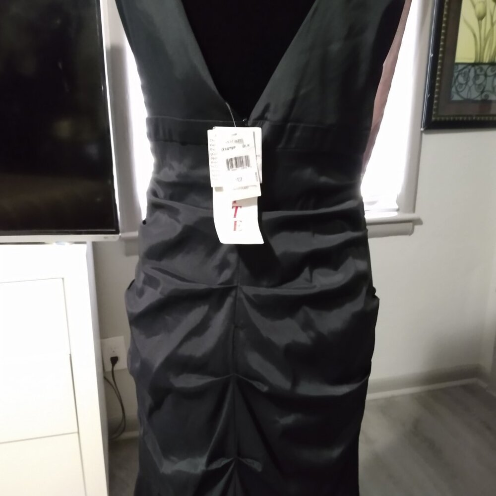 Dress - Picture 5 of 9